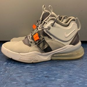 Nike Air Force 270 Mid-Grey
